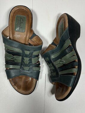 Clarks Artisan Sandals Women Green Leather Open Toe Cushion Wedge Slides Sz 6.5